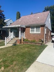 724 Eleven Mile Rd, Berkley, MI 48072