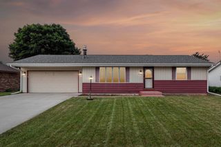 2431 Lucerne Dr, Janesville, WI 53545