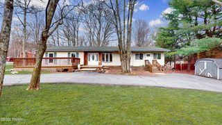 111 Starview Dr, Dingmans Ferry, PA 18328
