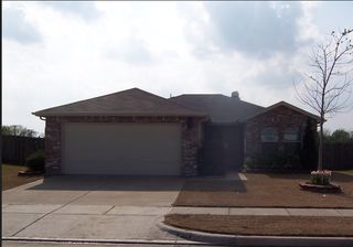 5708 Swan Lake Dr, Arlington, TX 76017