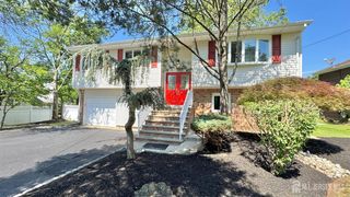 19 Library Pl, Edison, NJ 08820