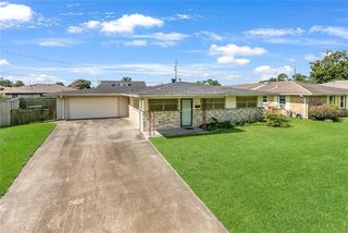 7616 Kenmore Dr, Harahan, LA 70123