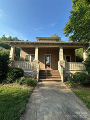 108 White Ash Dr E, Asheville, NC 28803