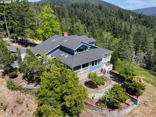 95822 Quail Mountain Rd, Gold Beach, OR 97444
