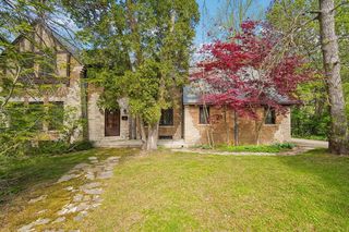 7027 N Belmont LANE, Milwaukee, WI 53217