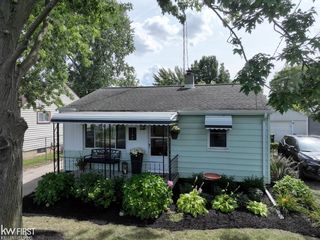 1194 Decamp St, Burton, MI 48529