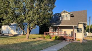 13210 Woodland Dr, Wamego, KS 66547
