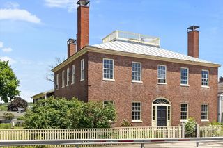 166 High St, Danvers, MA 01923