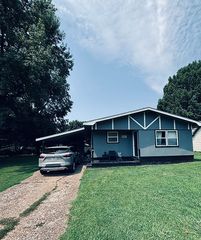 1005 Cottage Ln, Dexter, MO 63841