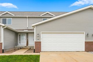 159 Woodstone Ln   SW, Cedar Rapids, IA 52404