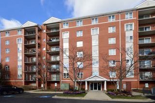 190 N  Milwaukee Ave #3-203, Wheeling, IL 60090