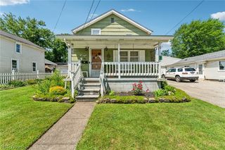 56 S  Cedar St, Geneva, OH 44041