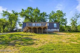 135 Gamble Ln, La Follette, TN 37766