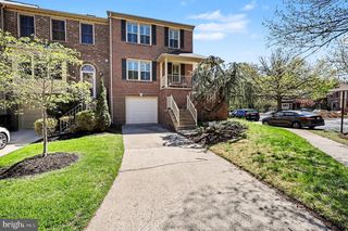 8433 Millwood Dr, Springfield, VA 22152