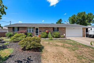 811 Braun Rd, Belpre, OH 45714