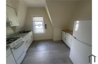 100 Earle Ave #3, Lynbrook, NY 11563