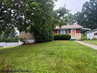 310 Pratt Ave, Kingwood, WV 26537
