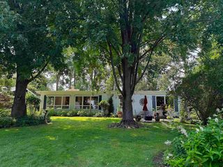 2073 S  Point Comfort Rd, Oshkosh, WI 54902