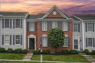 250 Overlook Ct, Coraopolis, PA 15108