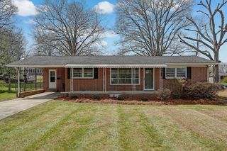 125 Dillard Ct, Eden, NC 27288
