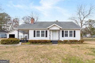 116 Poplar St, Fairburn, GA 30213
