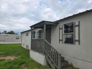 900 Stewart St #8, Lindale, TX 75771