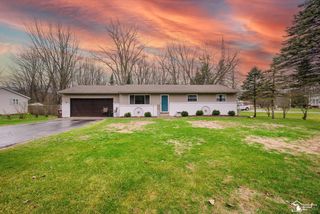 9747 Douglas Rd, Temperance, MI 48182