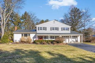 16 Drake Rd, Mendham, NJ 07945