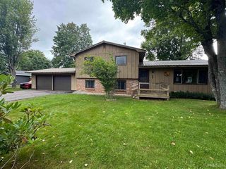 330 N  River Dr, Gwinn, MI 49841
