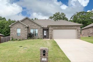 320 Austin Creek Dr, Austin, AR 72007