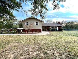 9902 E  Clover Creek Dr, Claremore, OK 74017
