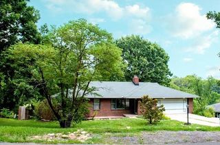 6607 NW Twin Springs Rd, Parkville, MO 64152