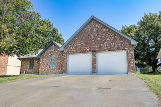 811 Kristen St, Cameron, MO 64429
