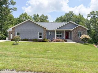 380 Mountain Preserve Pkwy, Crab Orchard, TN 37723