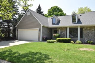 W52N105 Pioneer COURT, Cedarburg, WI 53012