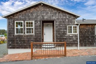 372 1st St, Wheeler, OR 97147