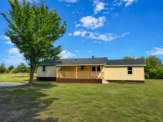 8275 Bay Dr, Quinlan, TX 75474