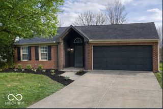 6815 Cherry Laurel Ln, Fishers, IN 46038