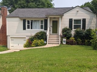 1131 Winburn Dr, East Pt, GA 30344