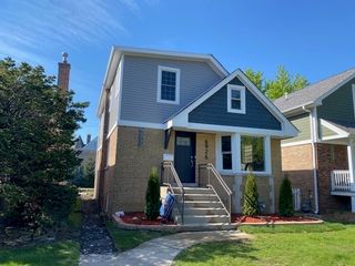 6926 34th St, Berwyn, IL 60402