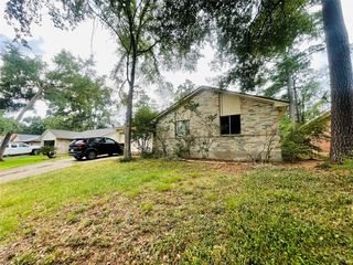 219 Hartford Dr, Conroe, TX 77303
