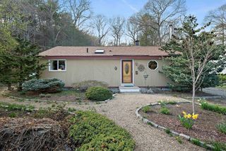 96 Old Essex Rd, Manchester, MA 01944