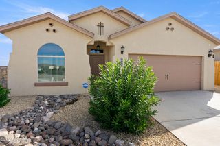 5926 Big Jim Dr, Las Cruces, NM 88007