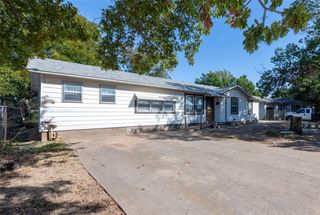 1110 E  Ikard St, Henrietta, TX 76365