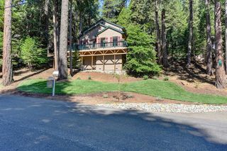 6835 Diamond Dr, Pollock Pines, CA 95726