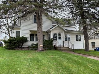 234 S  Main St, Clintonville, WI 54929