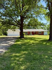 4249 NW 39th St, Topeka, KS 66618
