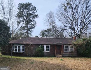 1084 Main St, Jeffersonville, GA 31044