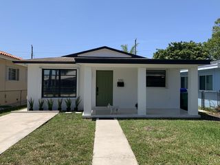 370 NW 61st Ave, Miami, FL 33126