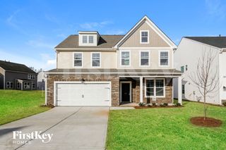 557 Hillpark Ln, Greer, SC 29651